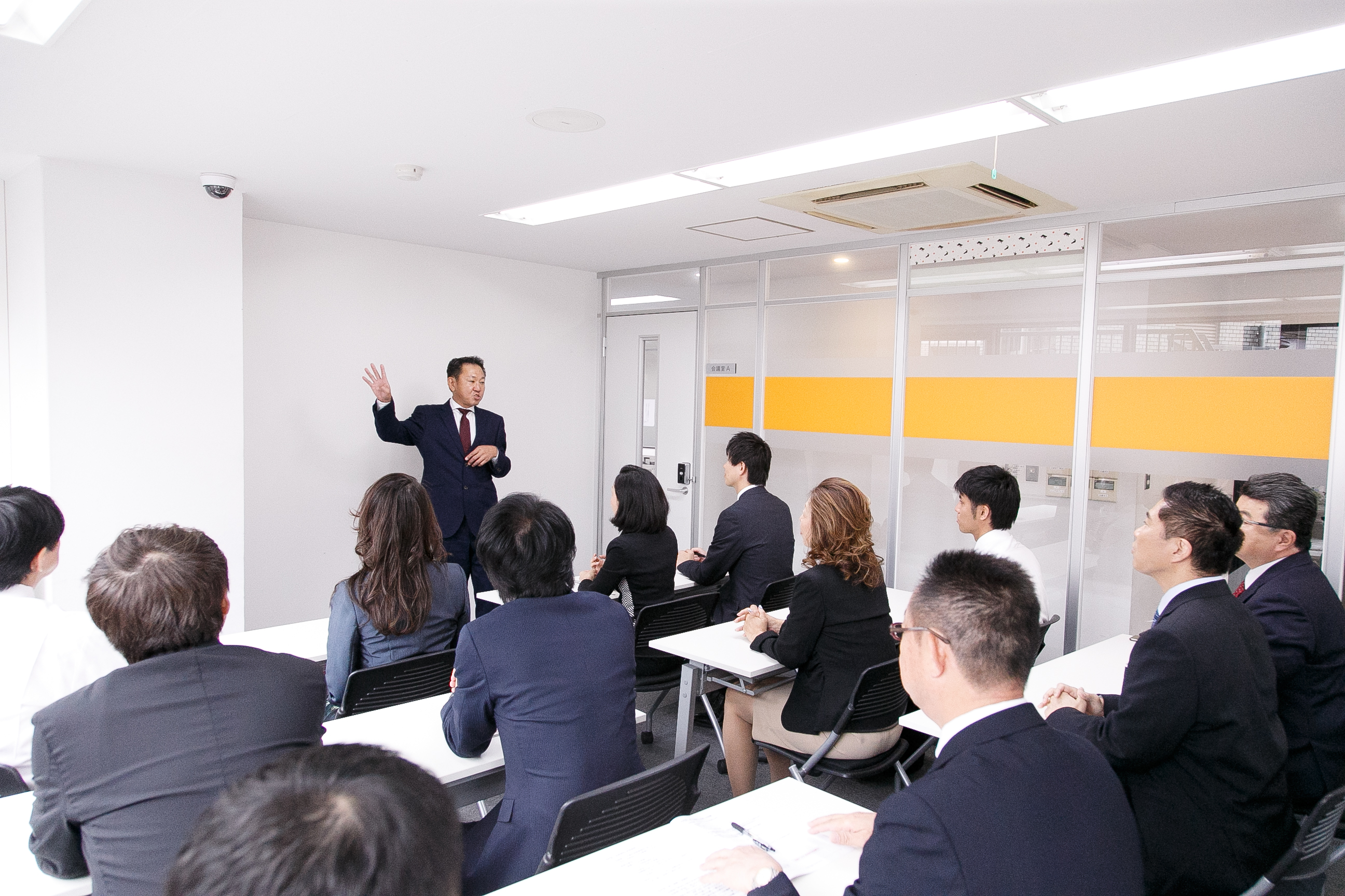 相談に乗る社労士